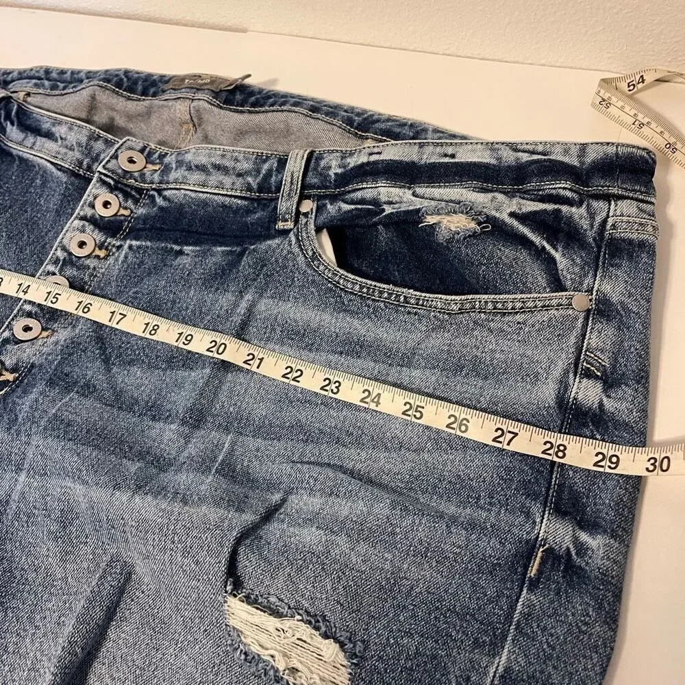 Torrid Distressed Jeans Size‎ 30S